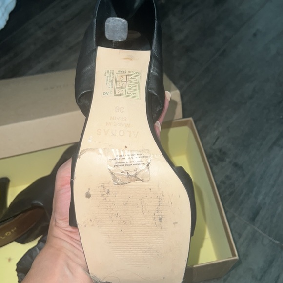 Worn for a dinner date only. - Picture 2 of 3